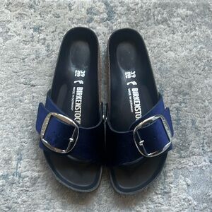 Navy velvet Birkenstocks size 39 excellent condition